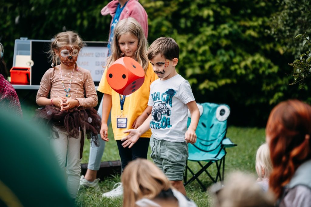 Groß (A7300055)