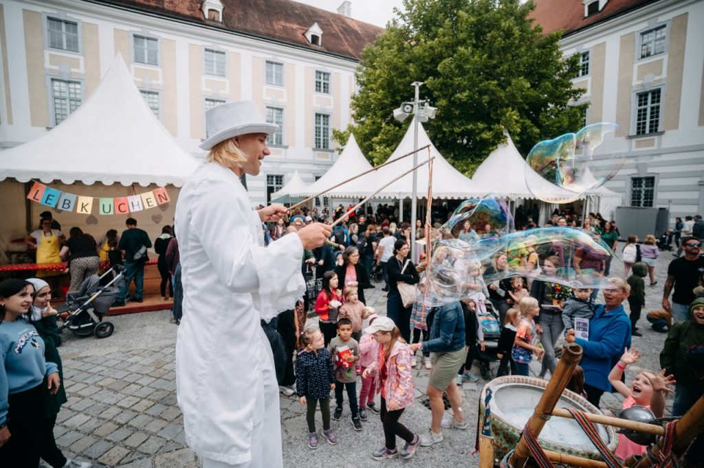 Groß (A7309510)
